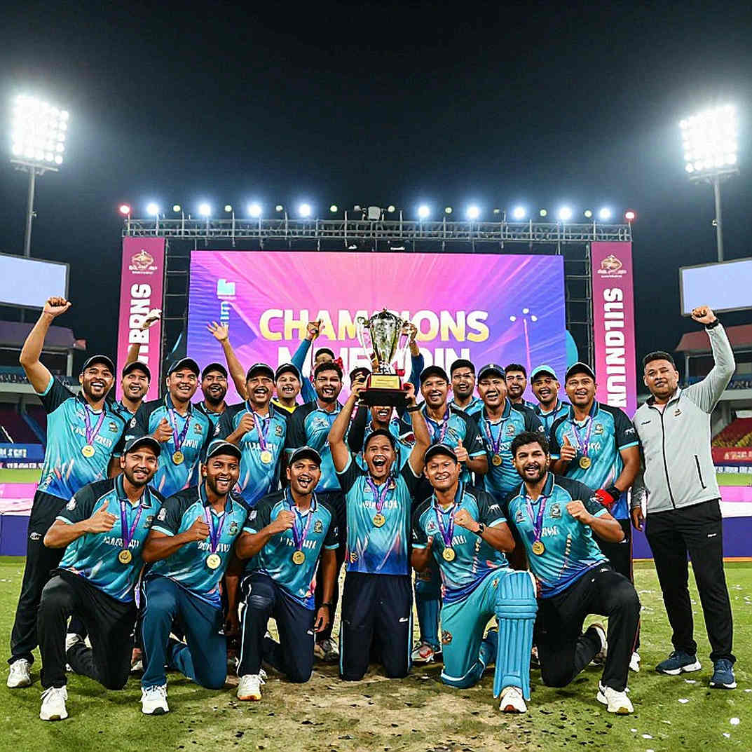 ম্যাঞ্চেস্টার ইউনাইটেডের পুনর্জাগরণে গোপন অস্ত্র হতে পারেন সেন ল্যামেনস
