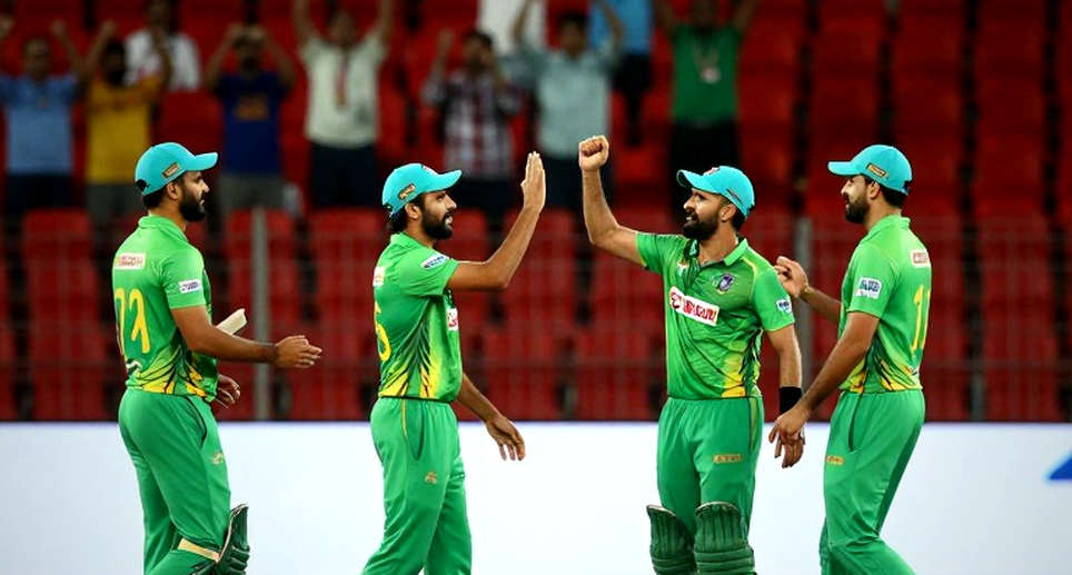 নিলামের খাতা বনাম ড্রেসিং রুমের রসায়ন: এশিয়ার ক্রিকেটে দাম ঠিক হয় কোন হিসাবে
