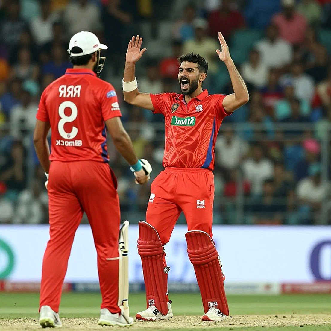 এশিয়ার ক্রিকেট আর ফ্র্যাঞ্চাইজি ঋতু: চুক্তির অঙ্ক, শরীরের ক্লান্তি, আর প্রস্থানের আত্মপ্রতিকৃতি